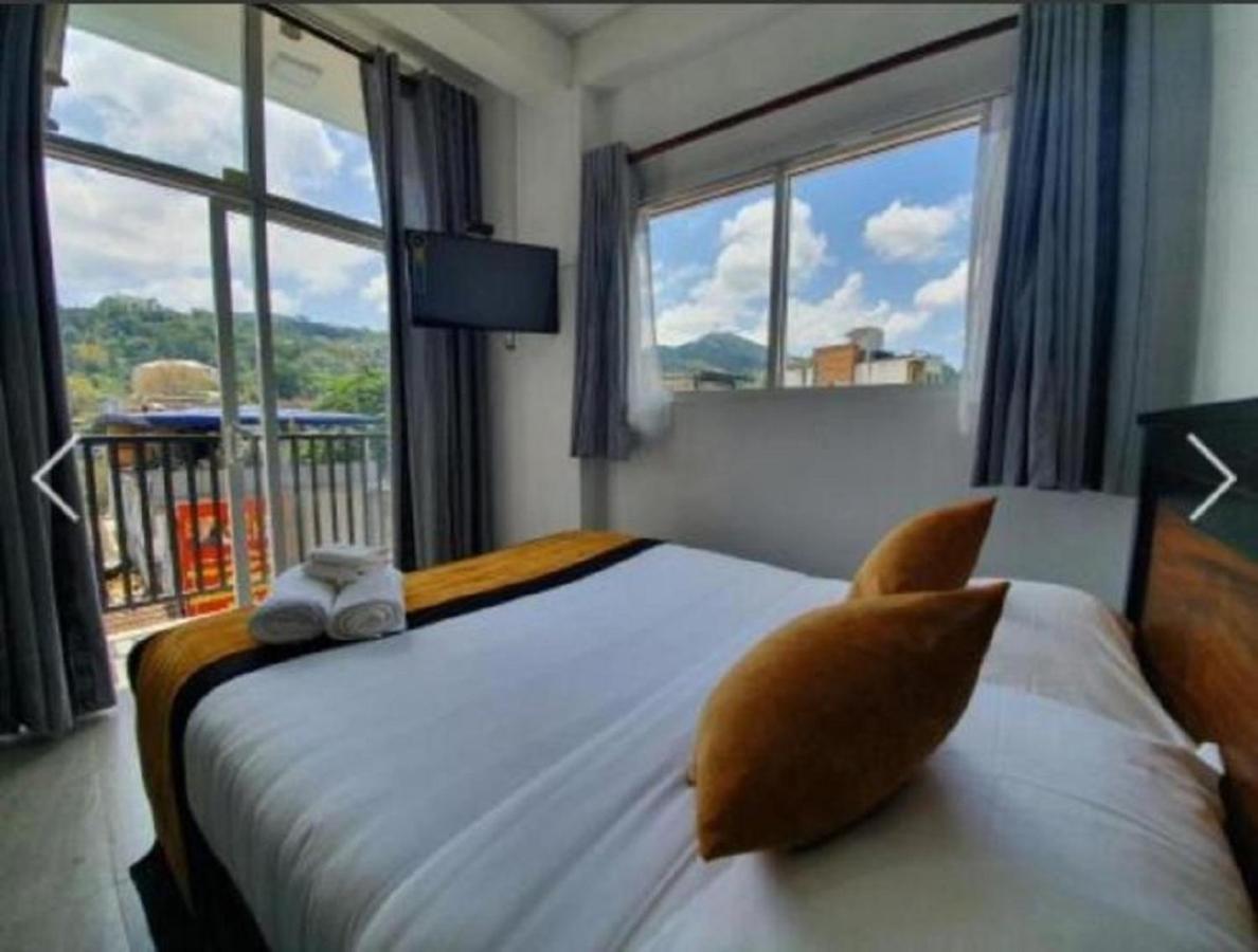 Bed and Breakfast Nap Station à Kandy Extérieur photo